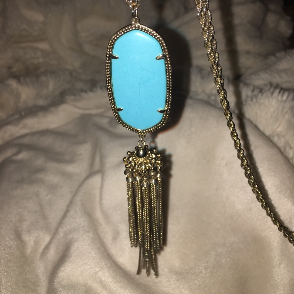 Kendra Scott necklace